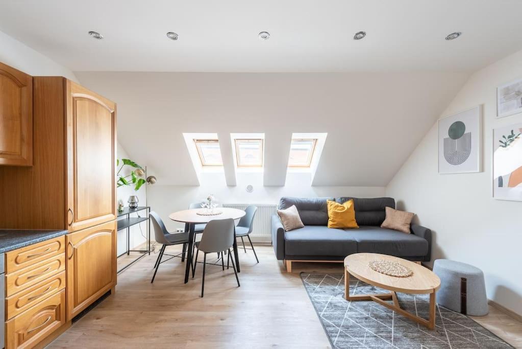 B.O.B. Klimentska Appartement Praag Buitenkant foto