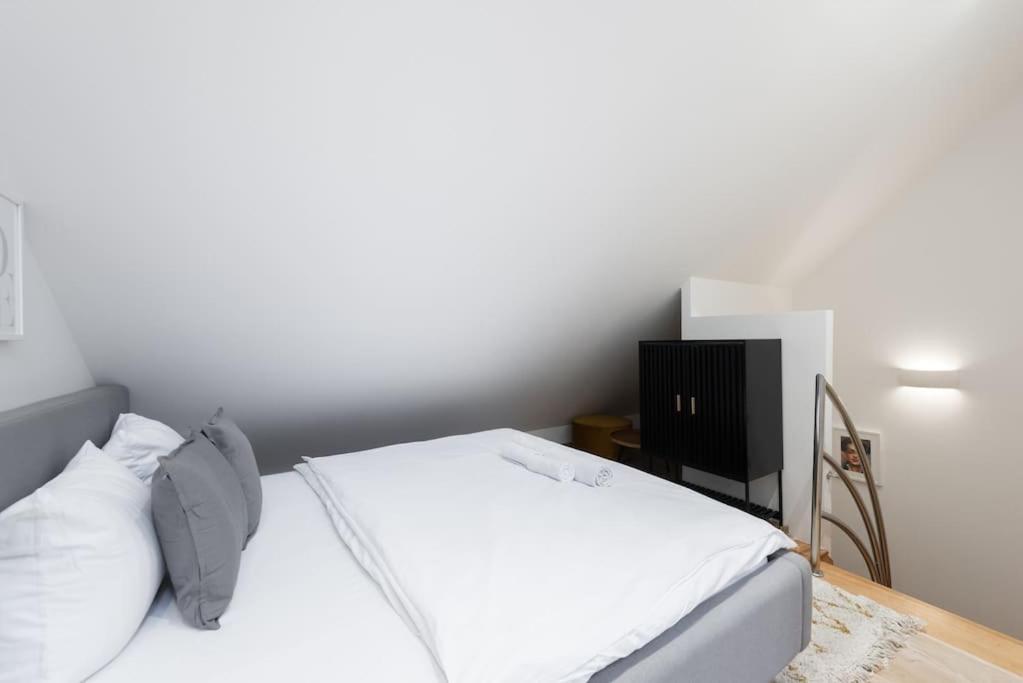 B.O.B. Klimentska Appartement Praag Buitenkant foto