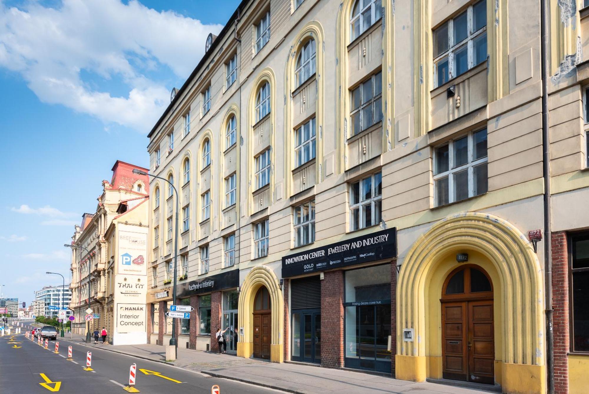 B.O.B. Klimentska Appartement Praag Buitenkant foto